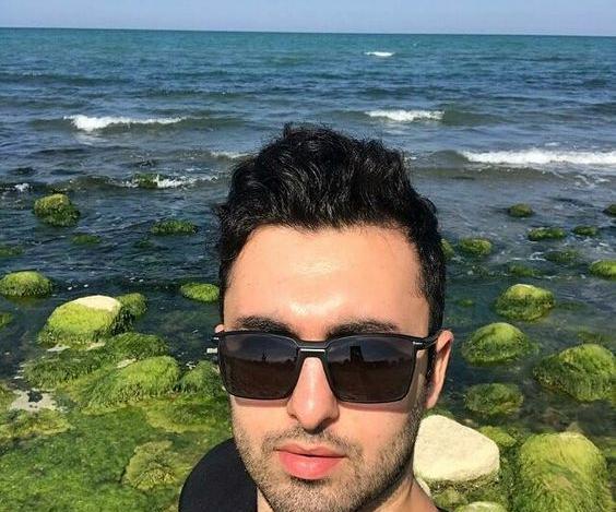 لاکچری عکس پروفایل پسرانه لب دریا