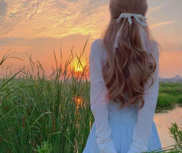 عکس دختر بچه از پشت برای پروفایل