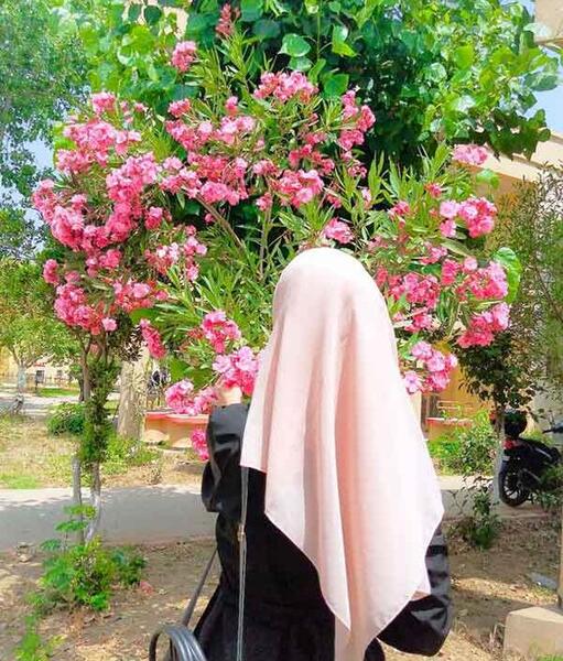 عکس دختر باحجاب برای پروفایل شاد