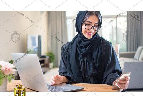 عکس دختر در شرکت