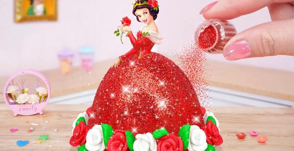عکس کیک دخترانه سفید برفی