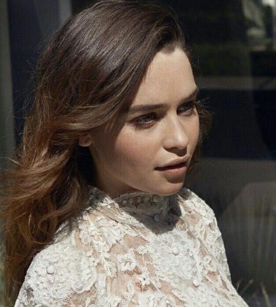 عکس پاهای امیلیا کلارک