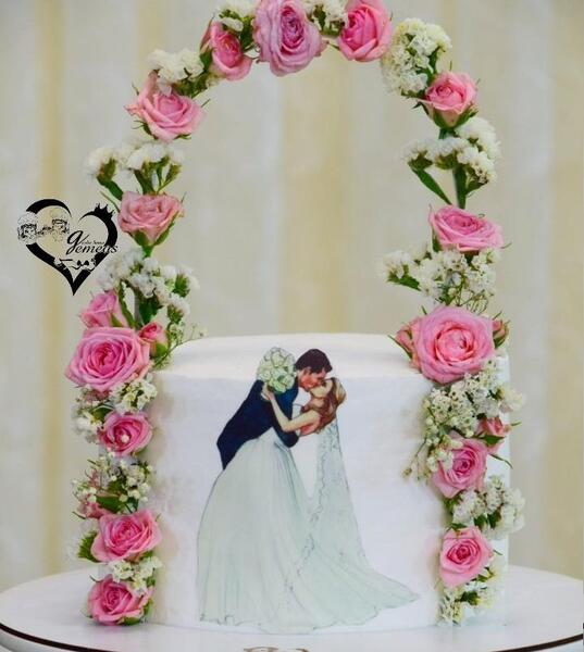 عکس طبیعی کیک سالگرد ازدواج