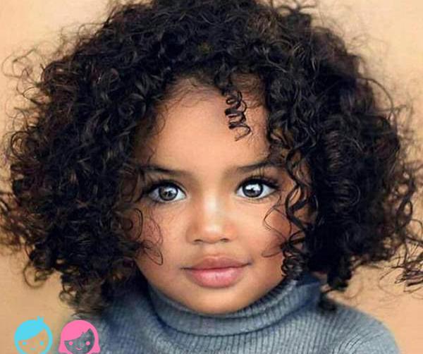 عکس نوزاد با پوست سبزه