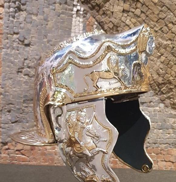 عکس کلاه خود رومی