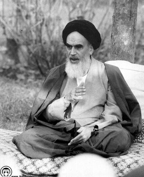 عکس های خمینی در پاریس