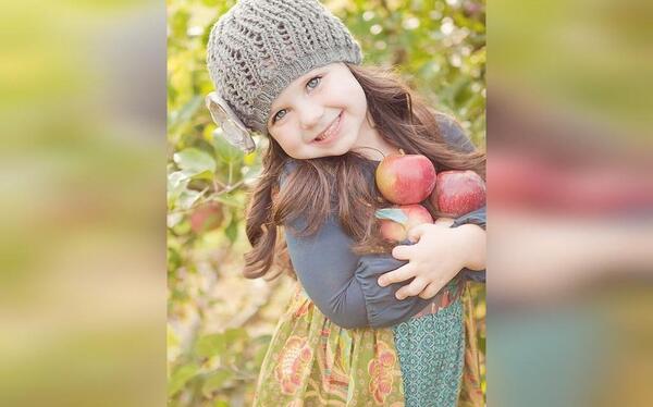 ژست عکس گرفتن دختر بچه ها