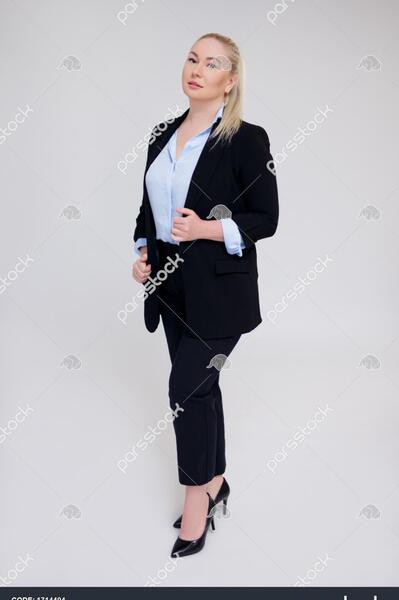 ژست عکس با کت شلوار دخترانه