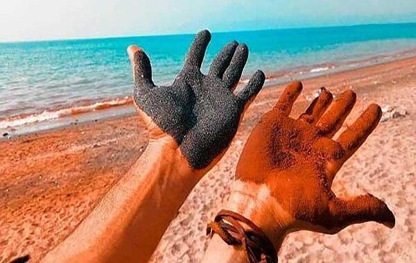 ژست عکس در جزیره هرمز