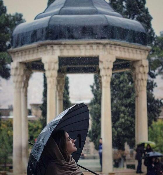 ژست عکس با حافظیه