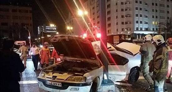 عکس ماشین پژو پارس در شب