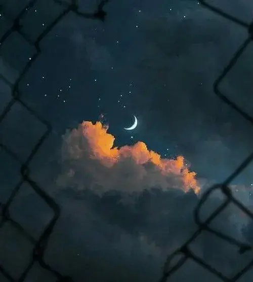 عکس ماه در شب برای پس زمینه گوشی