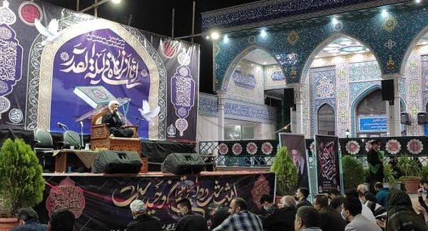 عکس گرگان در شب