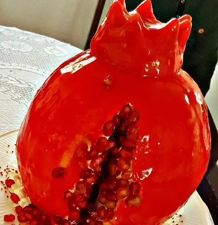 عکس کیک انار یلدایی