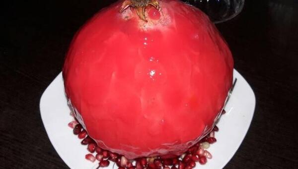 عکس کیک انار یلدایی