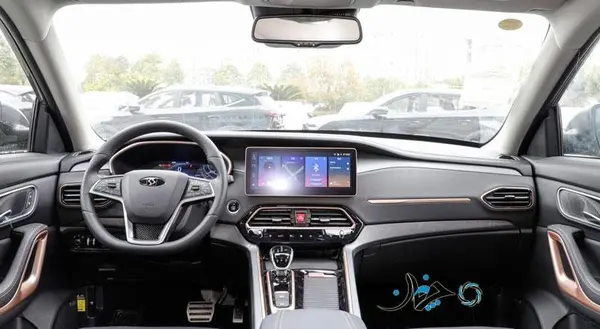 عکس داخل ماشین کی ام سی k7