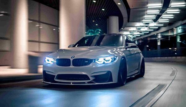 عکس ماشین bmw برای تصویر زمینه