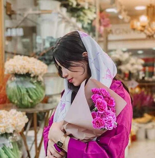 عکس دختر ایرانی با ماشین مدل بالا