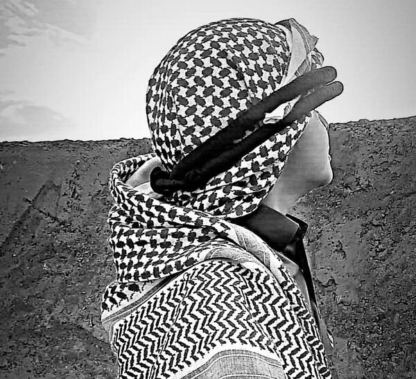 عکس پسر با چفیه برای پروفایل