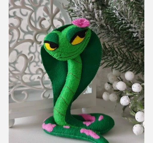 عکس عروسک مار کبرا
