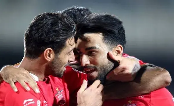عکس پسر شجاع خلیل زاده و همسرش