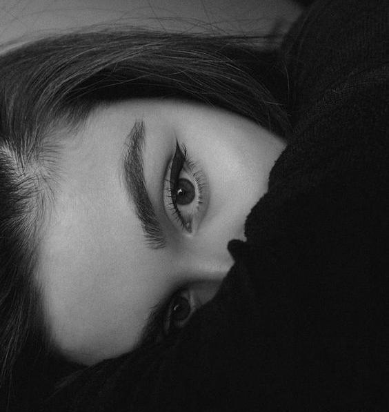 عکس دخترانه پروفایل سیاه سفید