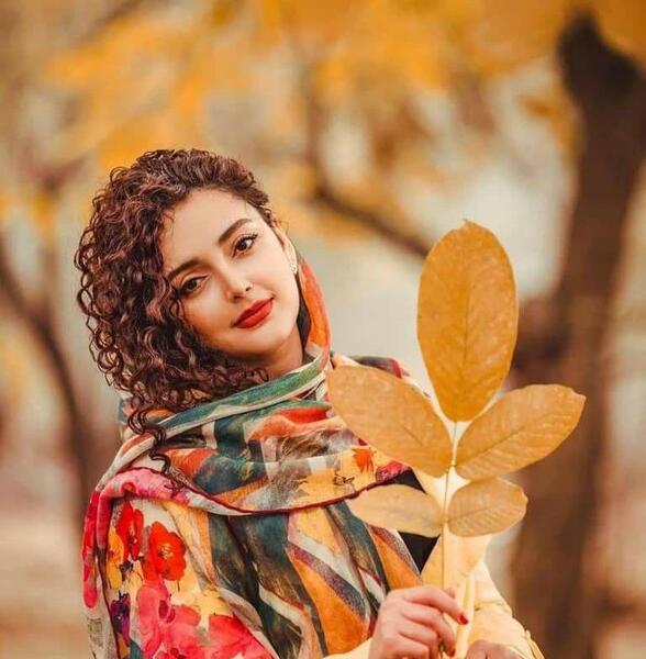 عکس دختر خوشحال فانتزی