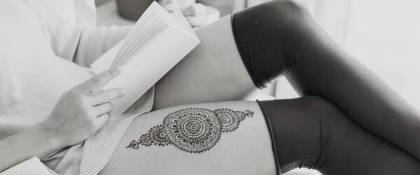 عکس تاتو دخترانه روی ران پا