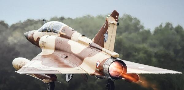 عکس جنگنده میراژ ۲۰۰۰