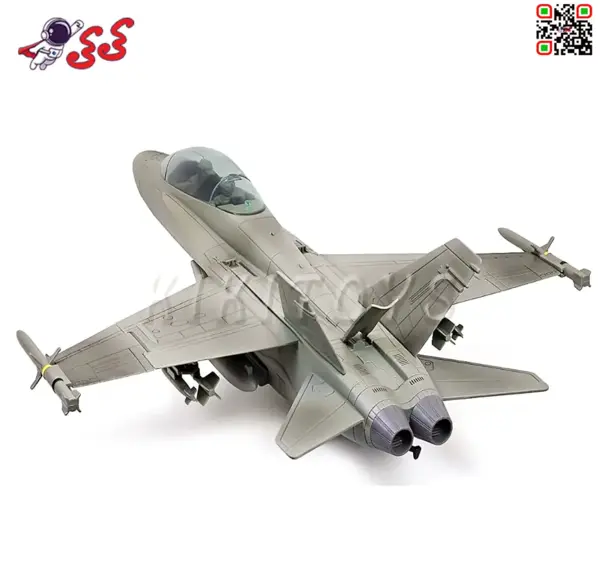 عکس جنگنده اسباب بازی