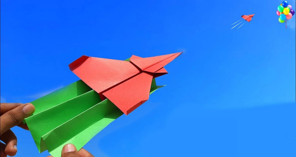 عکس هواپیما کاغذی ساده