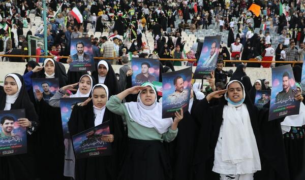 عکس فرزند شهید محمد دهقان فرد