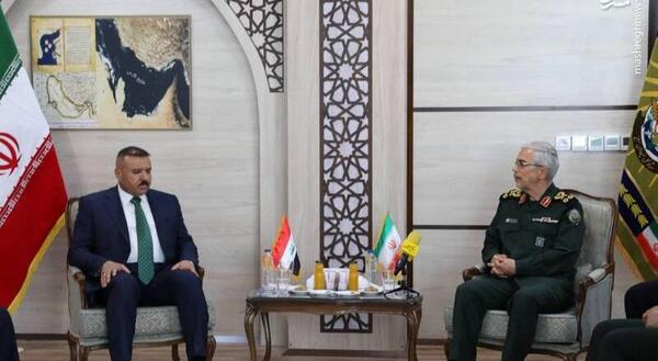 عکس سرلشکر باقری در تخت جمشید