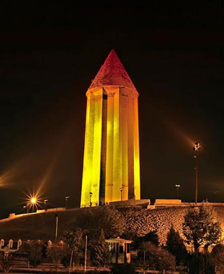عکس از برج گنبد قابوس