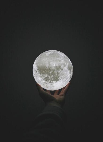 عکس ماه برای بک گراند گوشی