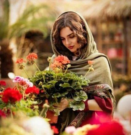 عکس دختر ایرانی با گل