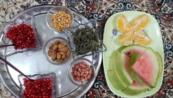 ایده عکس یلدایی خواهر برادری