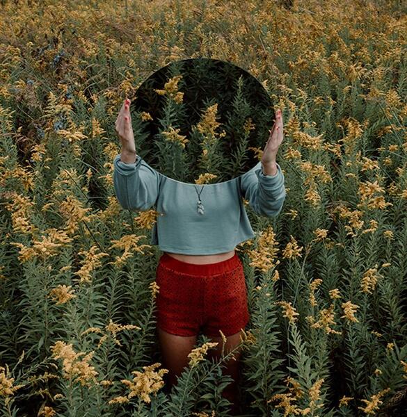 ایده ی عکس جلوی آینه
