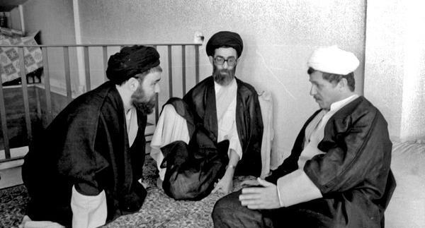 عکسهای خامنه ای با پیپ