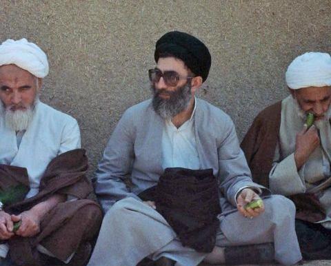 عکسهای خامنه ای با پیپ