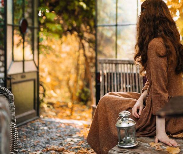عکس دختر با کت و شلوار برای پروفایل