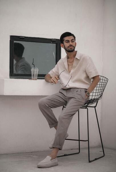 ژست عکس با کراوات دخترانه