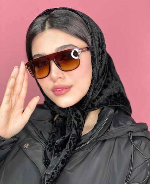 عکس زنانه با عینک دودی