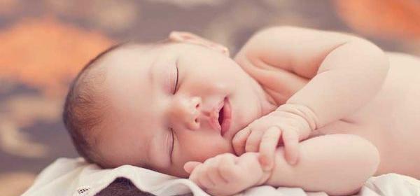 عکس نوزاد تازه ختنه شده