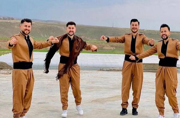 عکس لباس کردی مردانه طوسی