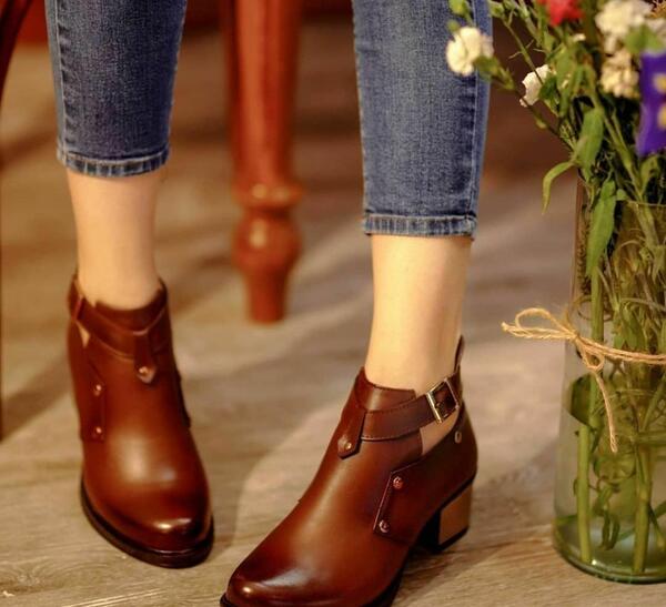 عکس کفش قهوه ای زنانه