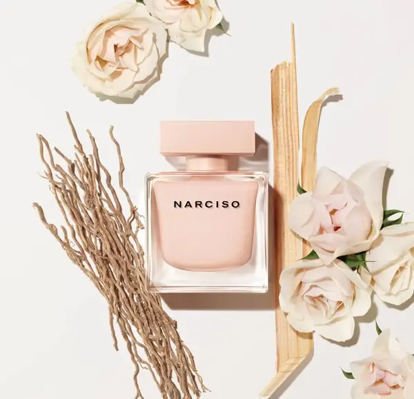 عکس عطر نارسیس پودری