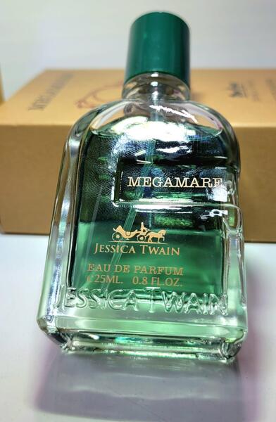 عکس عطر مگاماره