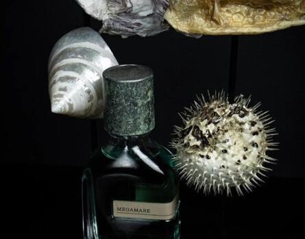 عکس عطر مگاماره