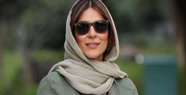 عکس دختر با عینک زرد